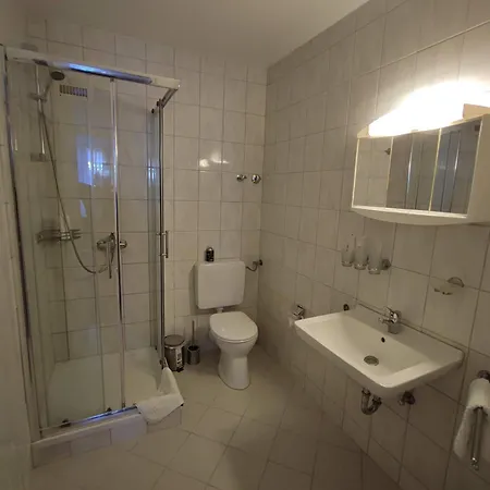 Vendégház In Guest - 2 With Its Own Kitchen And Bathroom